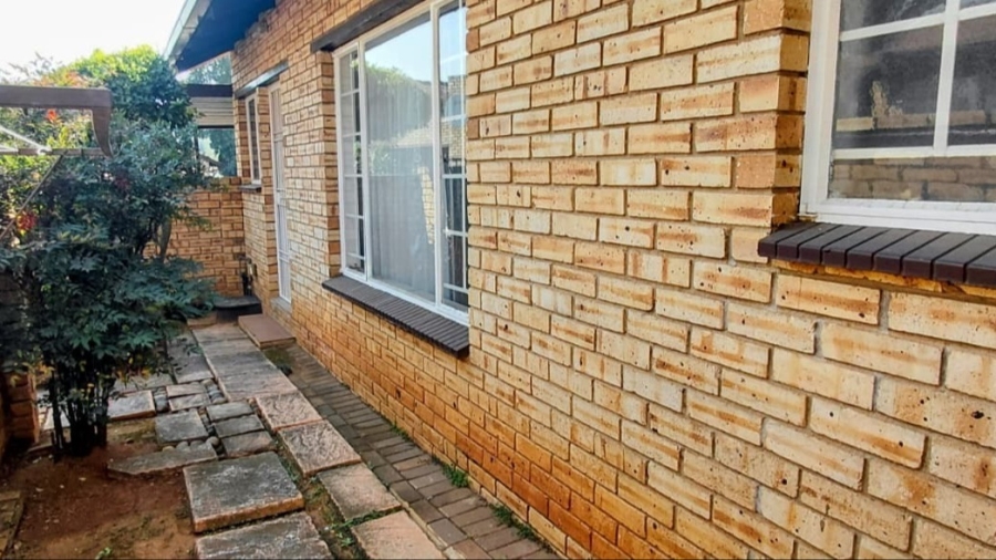 3 Bedroom Property for Sale in Safari Gardens North West